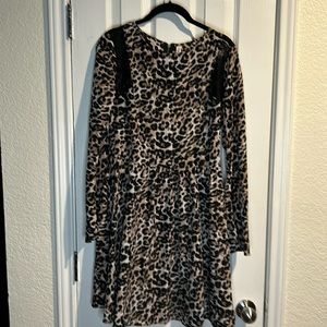 Leopard dress with lace